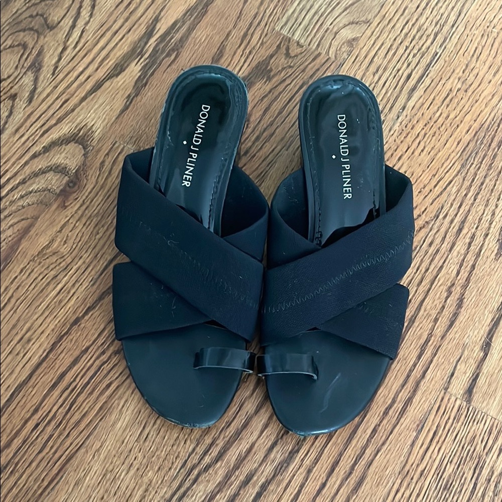 Donald J. Pliner Black Slide Sandals Minimalist Design
